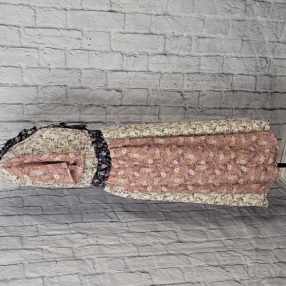 *PIPER & SCOOT Floral Patchwork Dress Medium - Picture 5 of 8